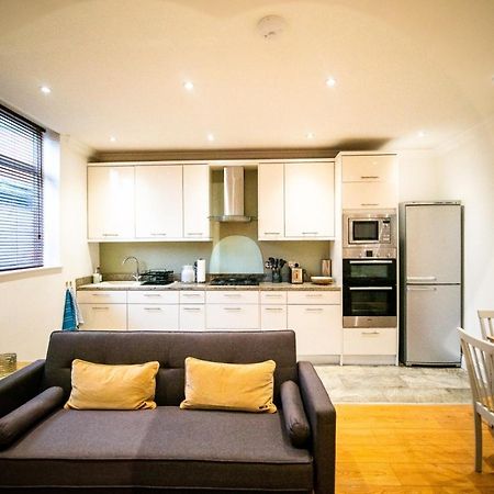 Stay With Serena Homes , One Bedroom Apartment Purley Esterno foto