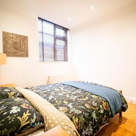 Stay With Serena Homes , One Bedroom Apartment Purley Esterno foto