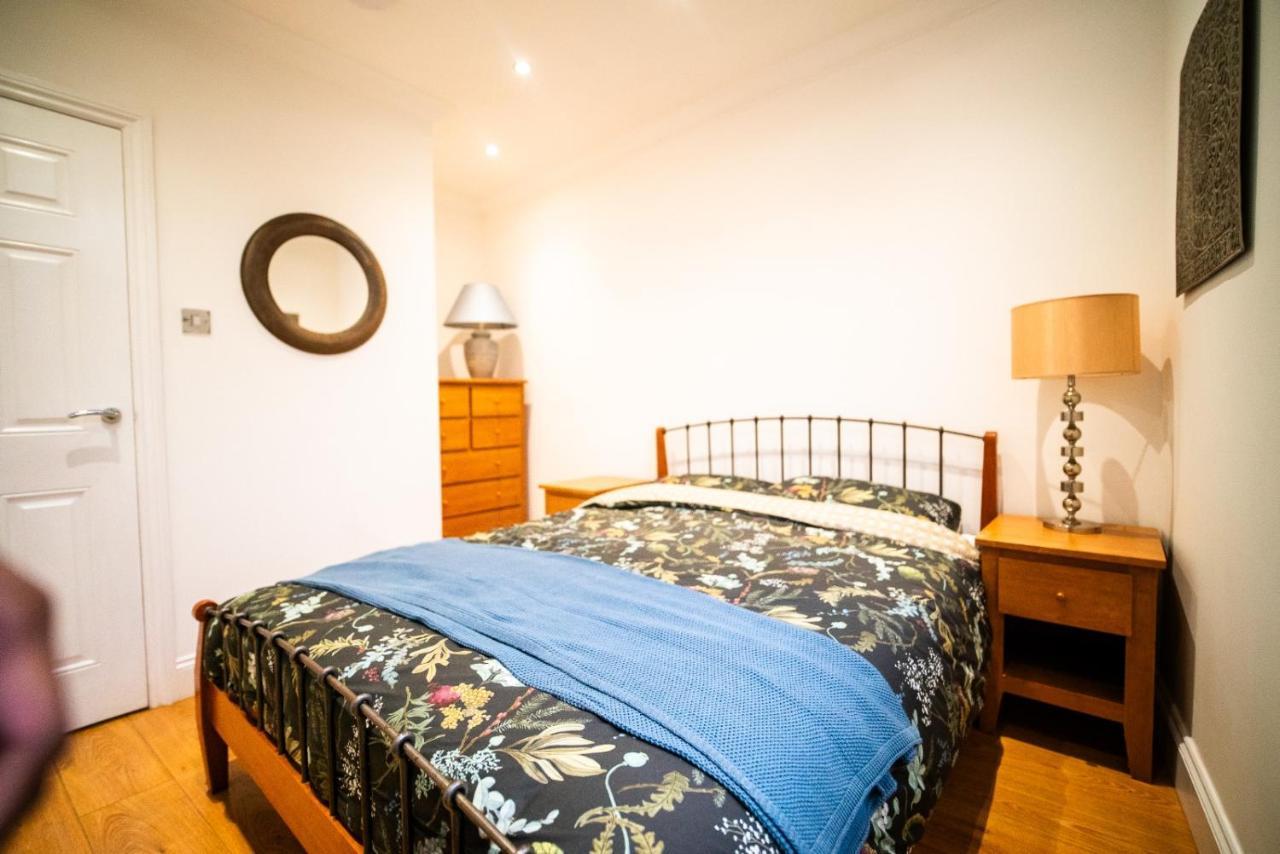Stay With Serena Homes , One Bedroom Apartment Purley Esterno foto