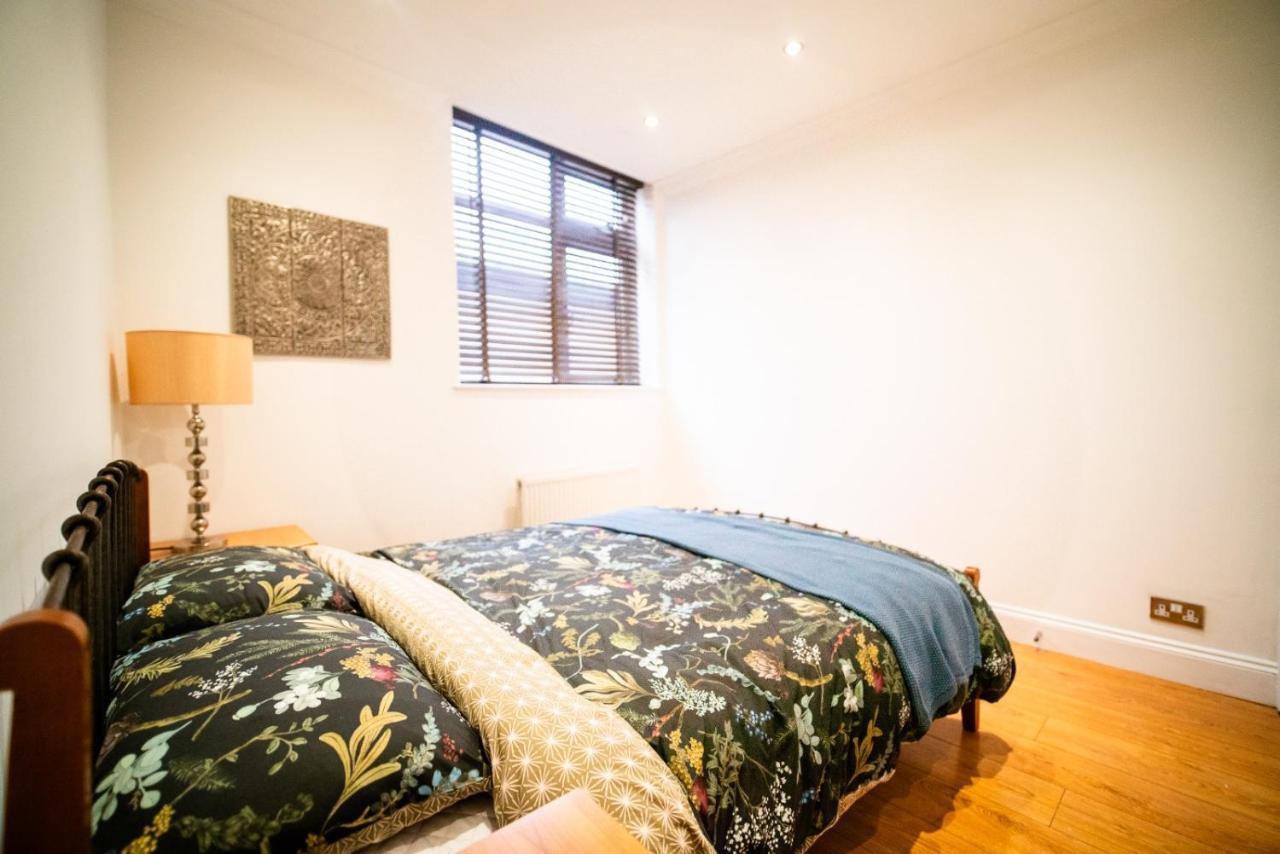 Stay With Serena Homes , One Bedroom Apartment Purley Esterno foto