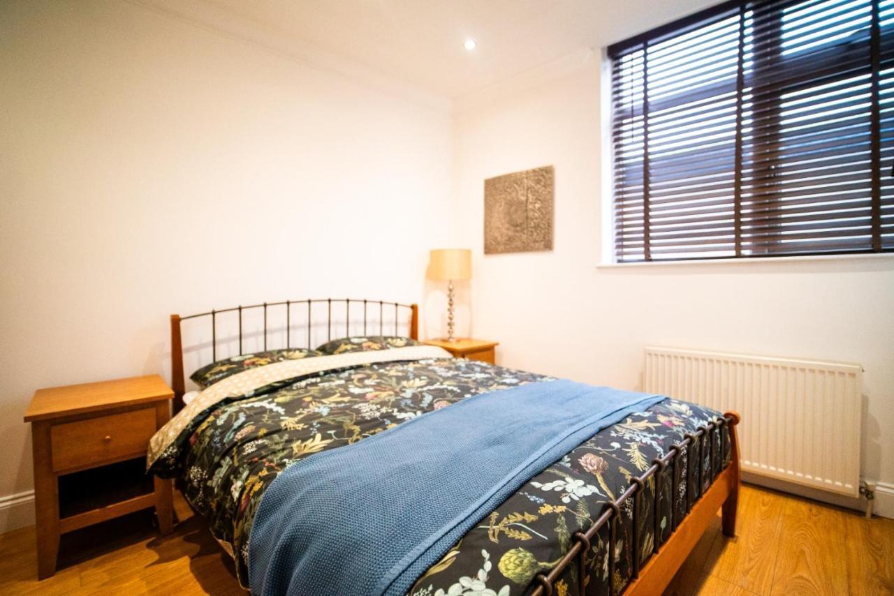 Stay With Serena Homes , One Bedroom Apartment Purley Esterno foto